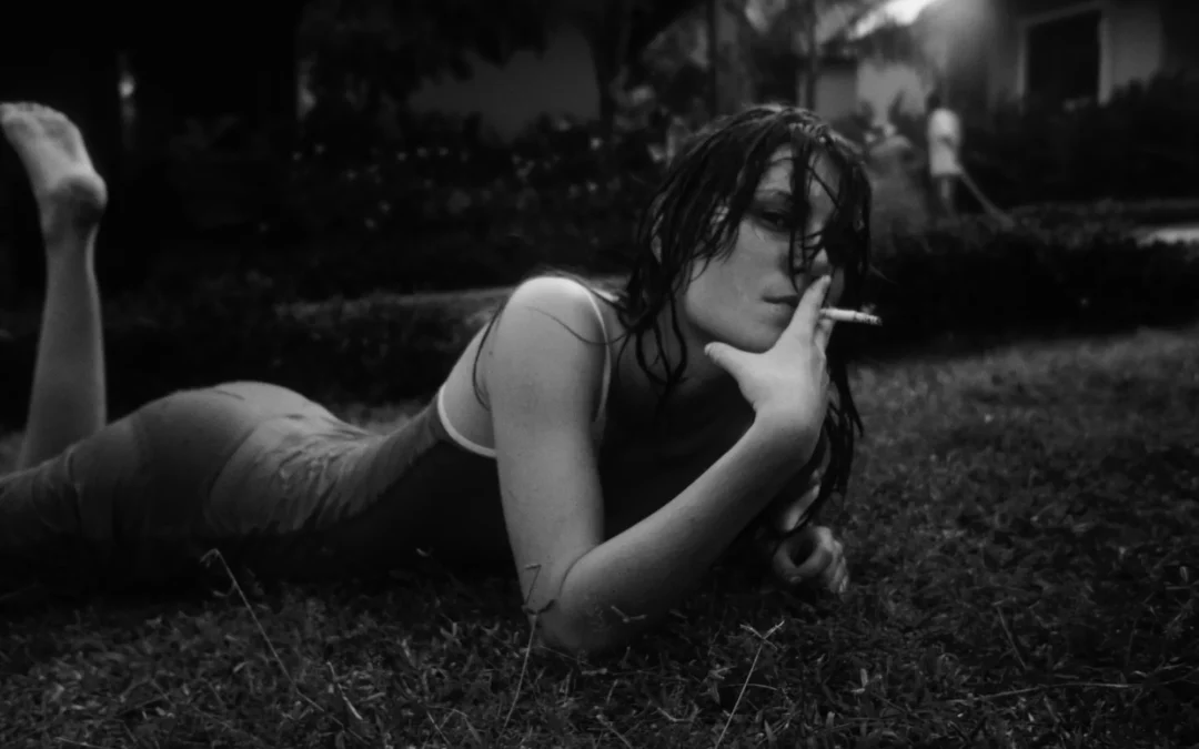 Nina Smoking wet